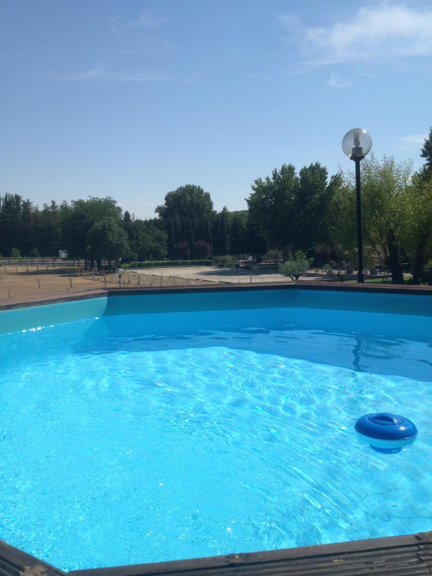 Bungalow Bambolera Torrelaguna ภายนอก รูปภาพ